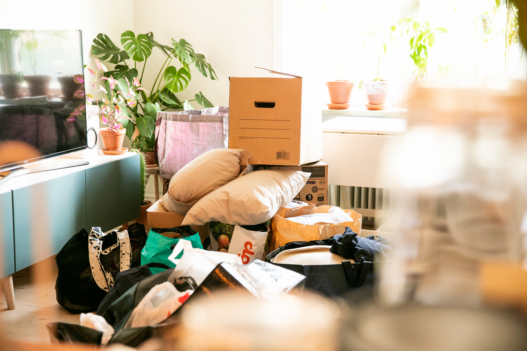 Flytt-packning i vardagsrum