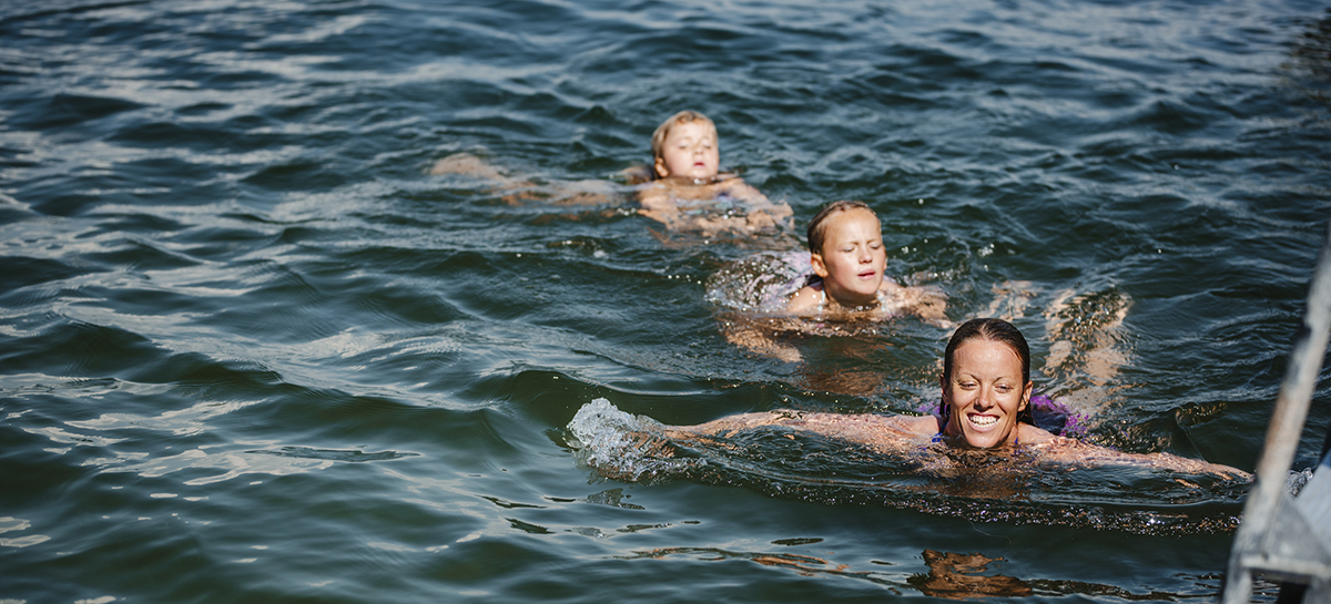 Sommarsimskola för barn och vuxna